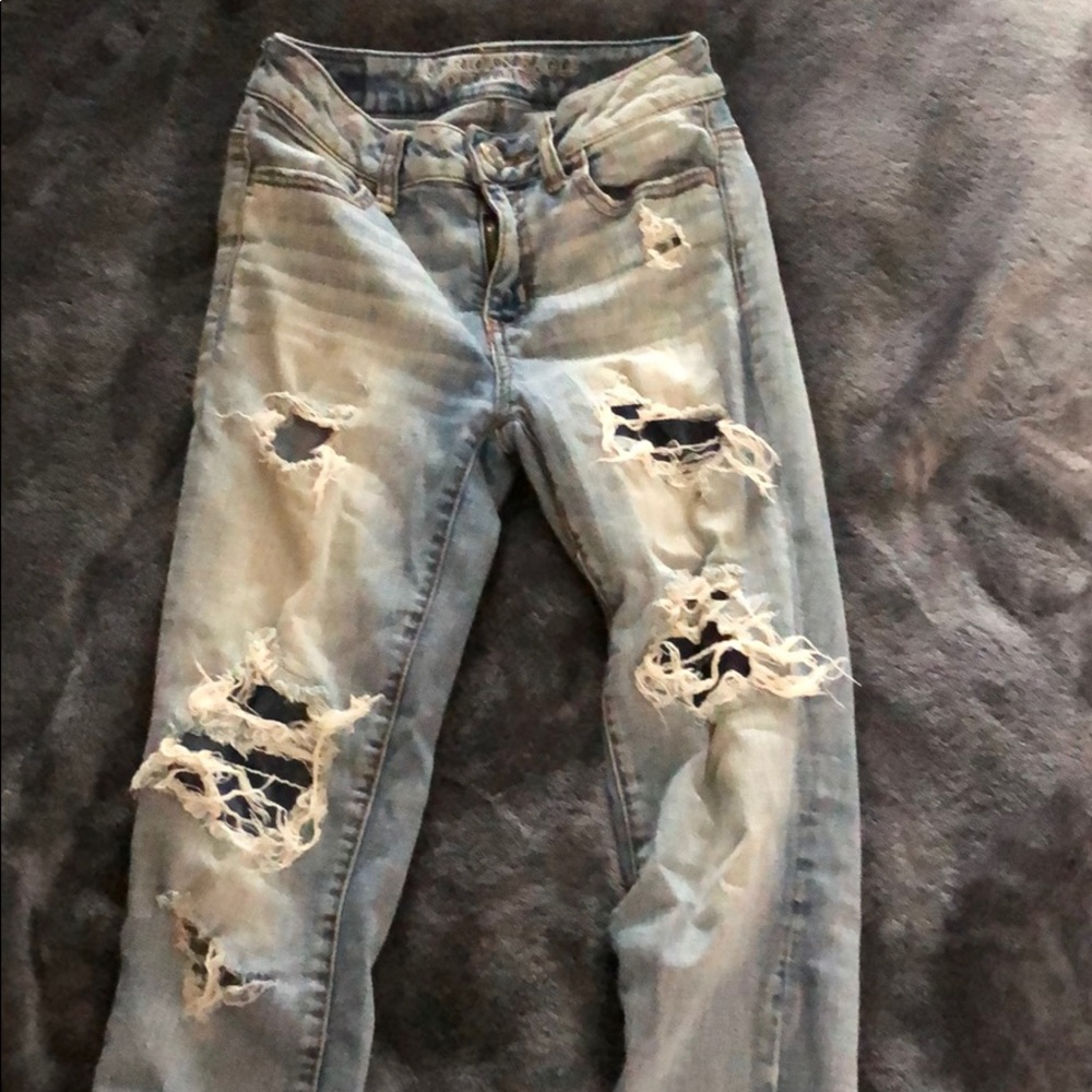 American eagle hi-rise cropped ripped jeans